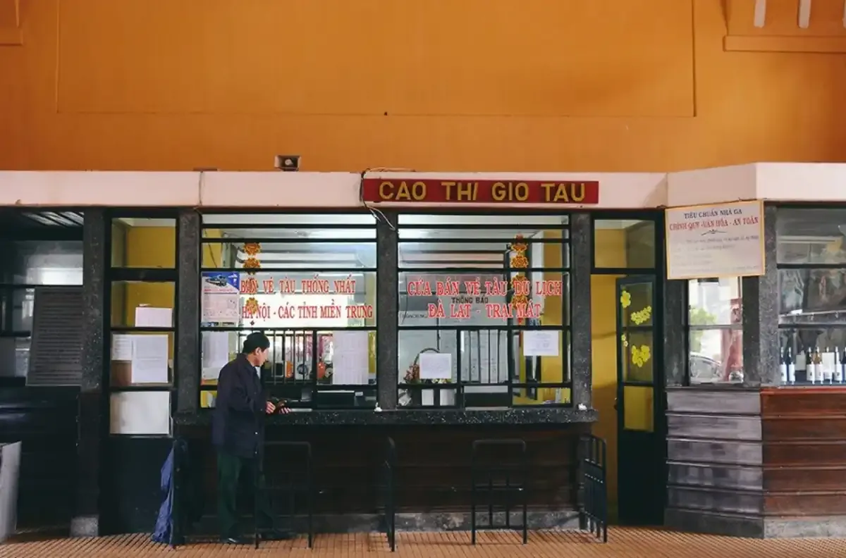 Phòng chờ mua vé: