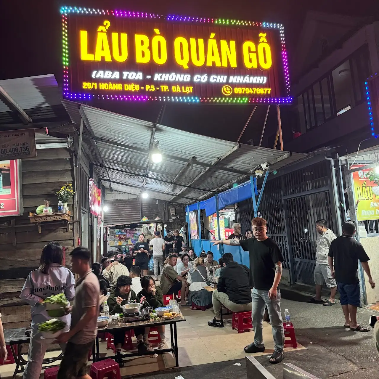 Lẩu bò Ba Toa quán gỗ ở Đà Lạt