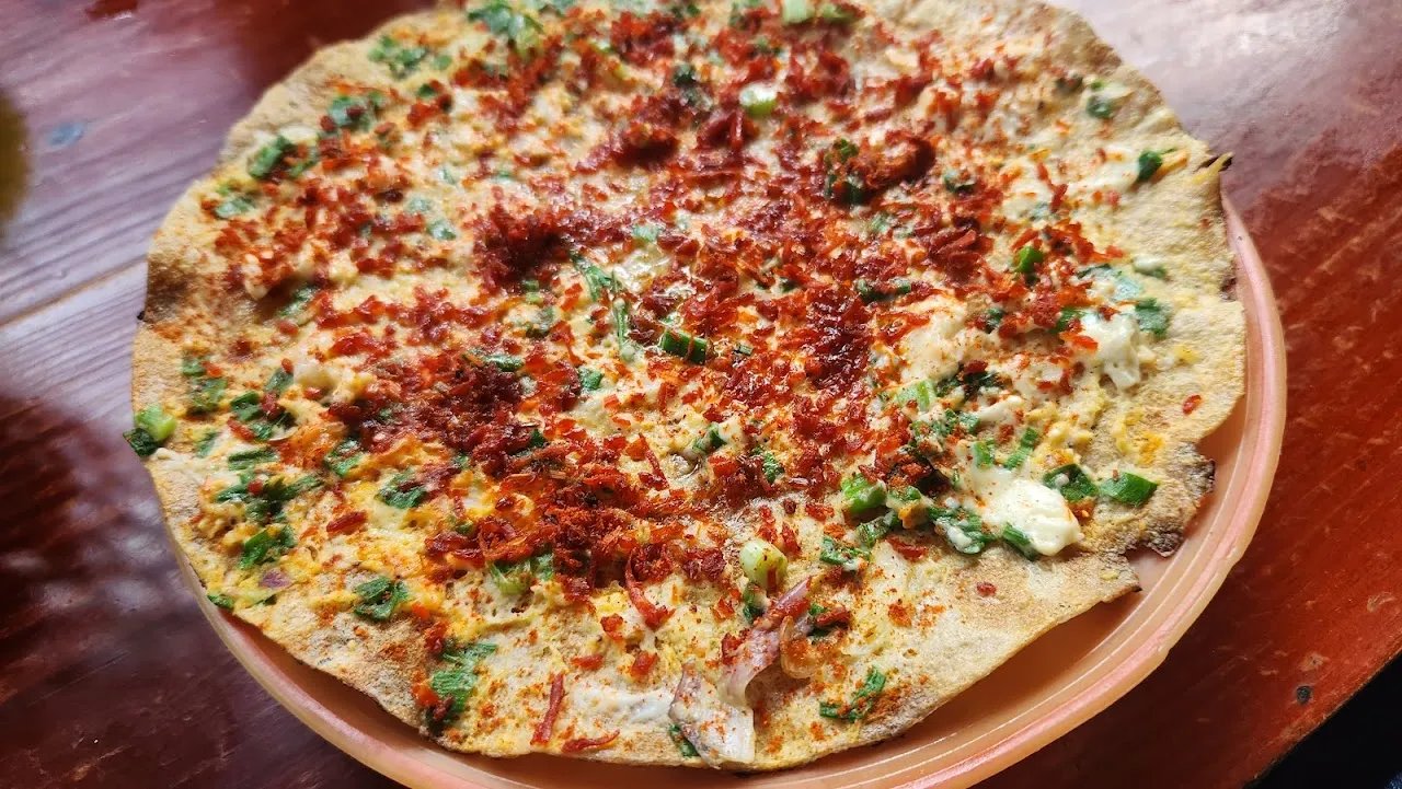 Bánh tráng nướng cô Hoa Đà Lạt