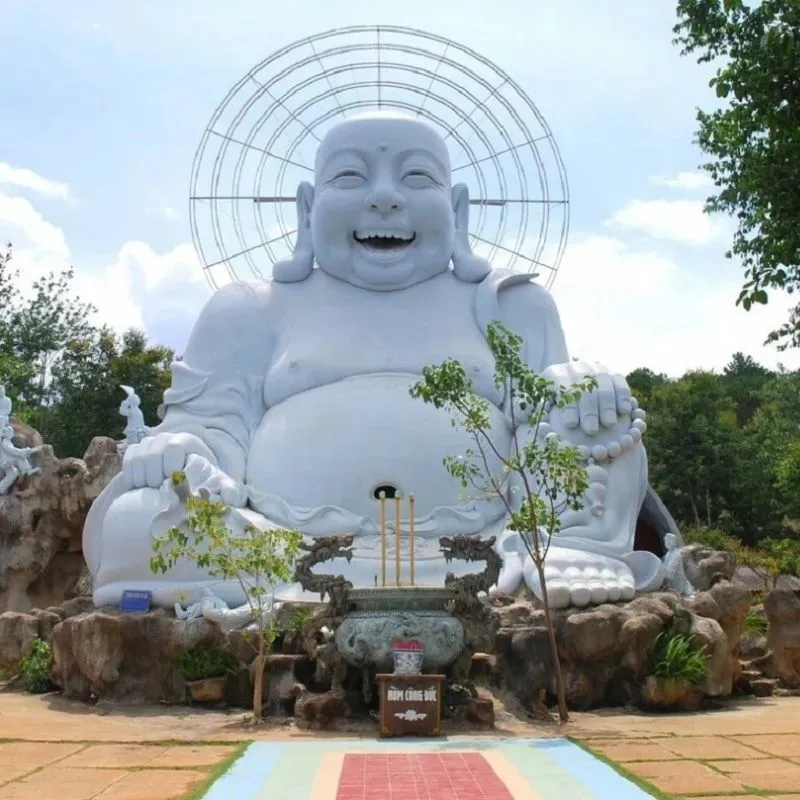 Chiêm ngưỡng tượng Phật Di Lặc cao nhất Lâm Đồng