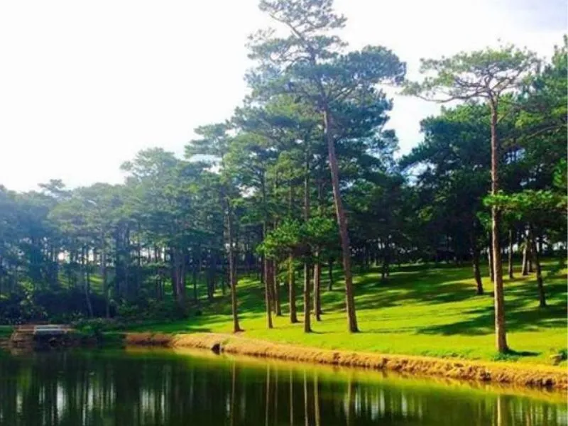 Sự tích về hồ Than Thở