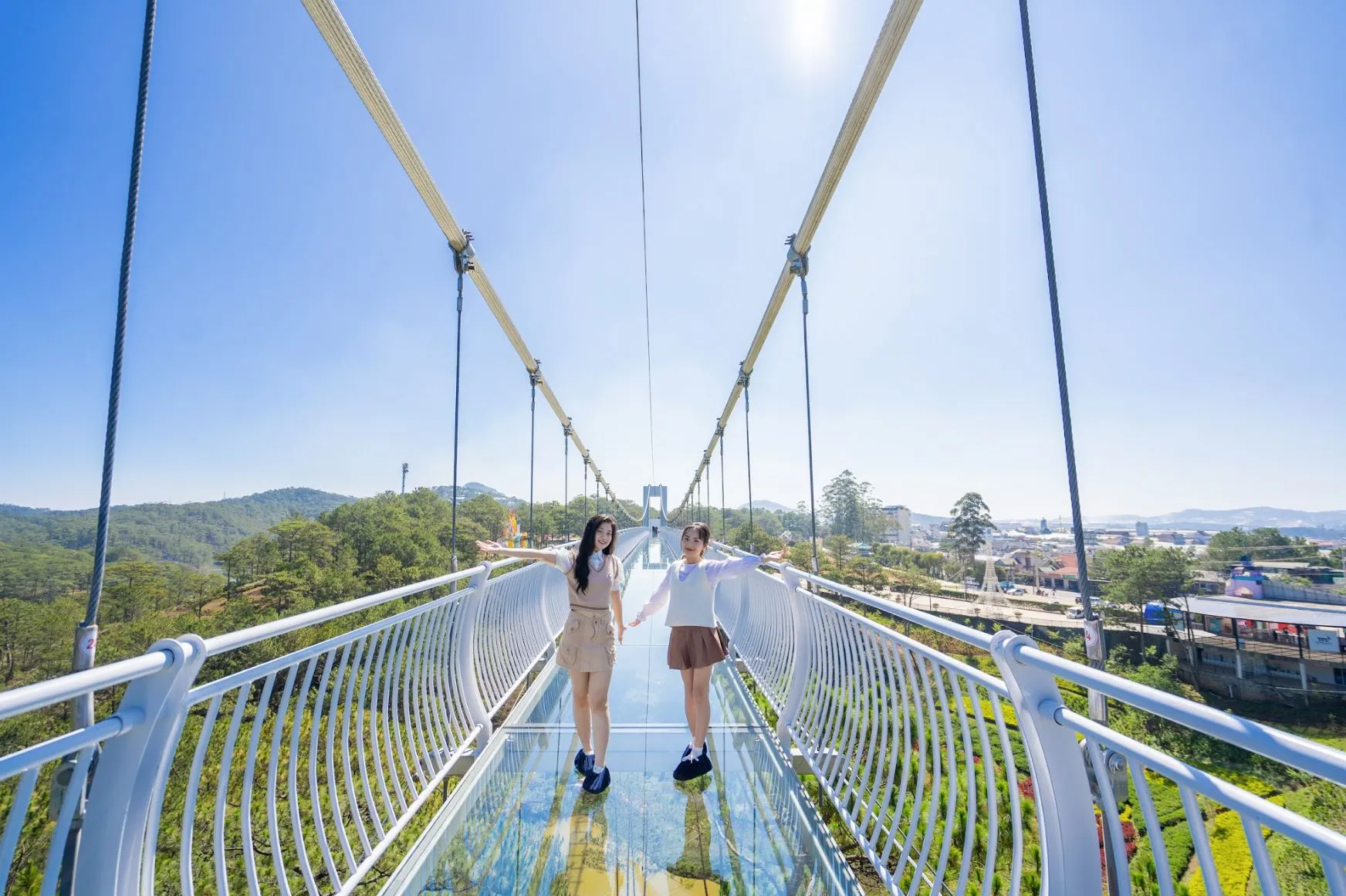 Trải nghiệm mới lạ cùng cầu kính