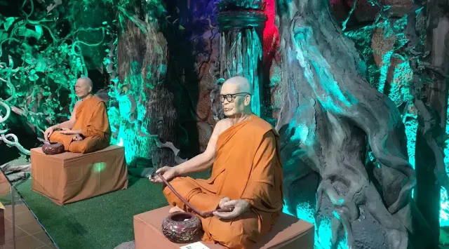 Tượng sáp tinh xảo