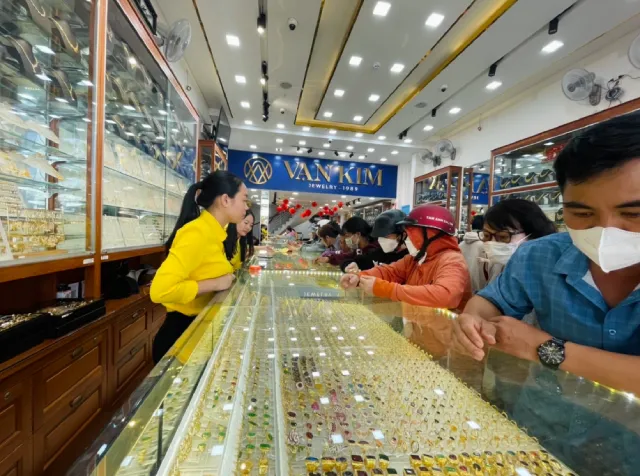 Tiệm vàng Vạn Kim Bảo Lộc