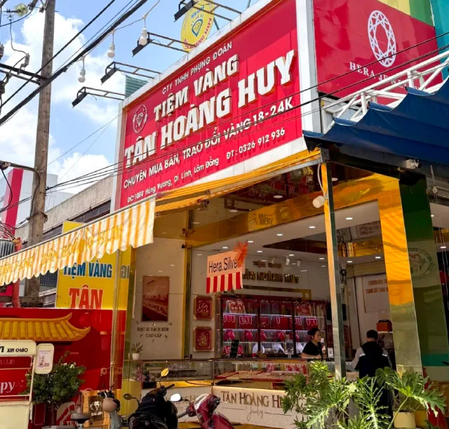 Tiệm vàng Tân Hoàng Huy Di Linh