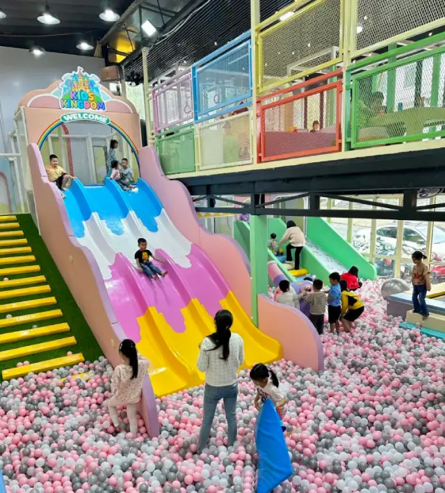 Khu Vui Chơi Trẻ Em Kids KingDom Đà Lạt