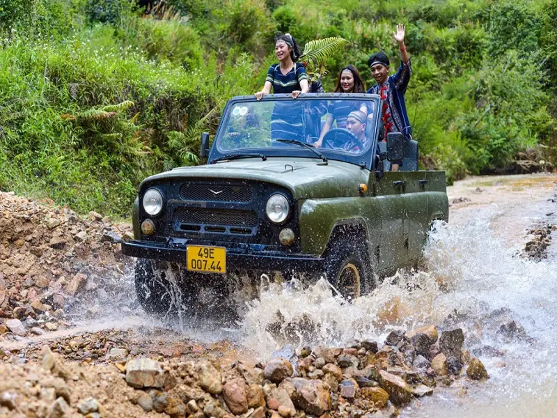 Trải nghiệm tour xe jeep địa hình